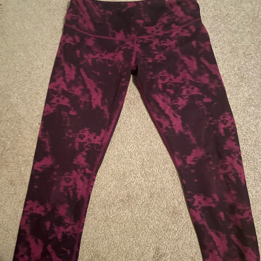 VGUC Lululemon size 8 crops